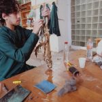 Ateliê de Artes e Ofícios promove aula de restauro em peças metálicas